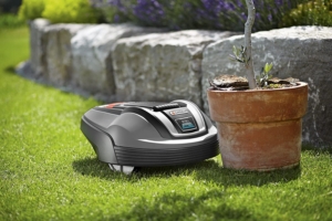 Gardena Mähroboter R70Li: Automatischer Rasenmäher für Gärten bis